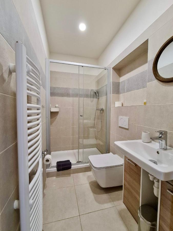 Apartman Praha Brevnov ภายนอก รูปภาพ