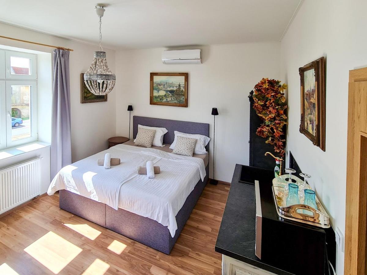 Apartman Praha Brevnov ภายนอก รูปภาพ