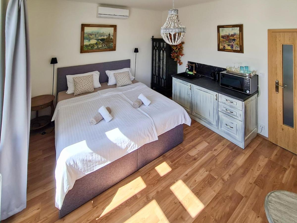 Apartman Praha Brevnov ภายนอก รูปภาพ
