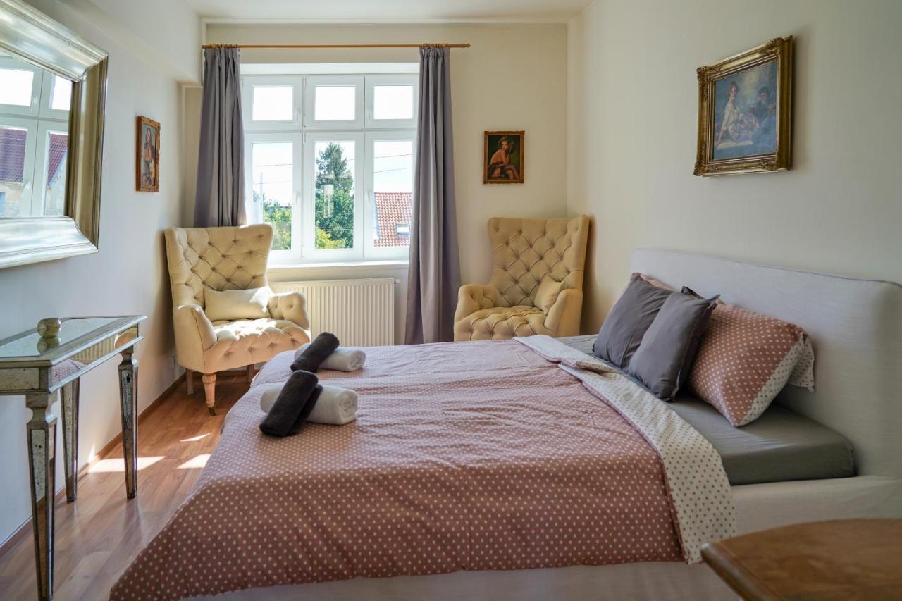Apartman Praha Brevnov ภายนอก รูปภาพ